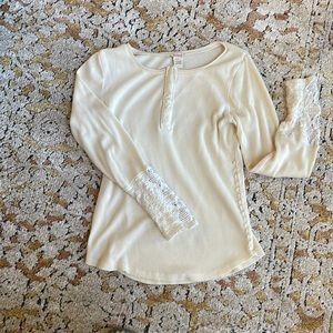 Sundance Thermal Ivory Top - EUC